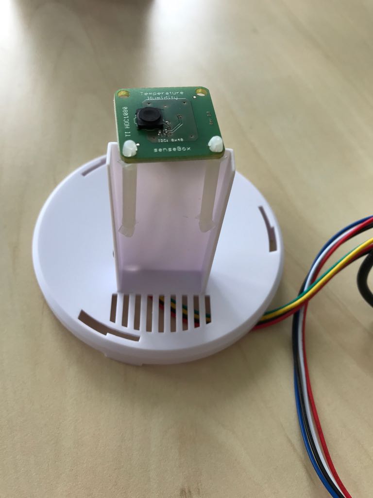 Temperature and air humidity sensor in the protective case